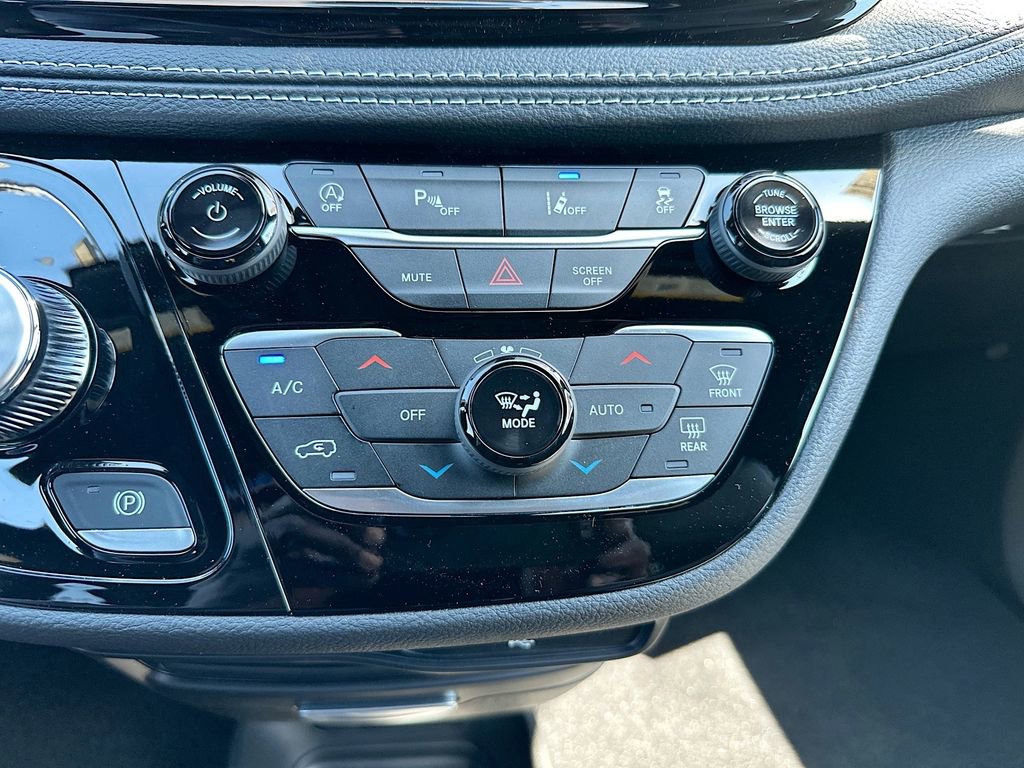 New 2026 Chrysler Pacifica Select FWD image 15