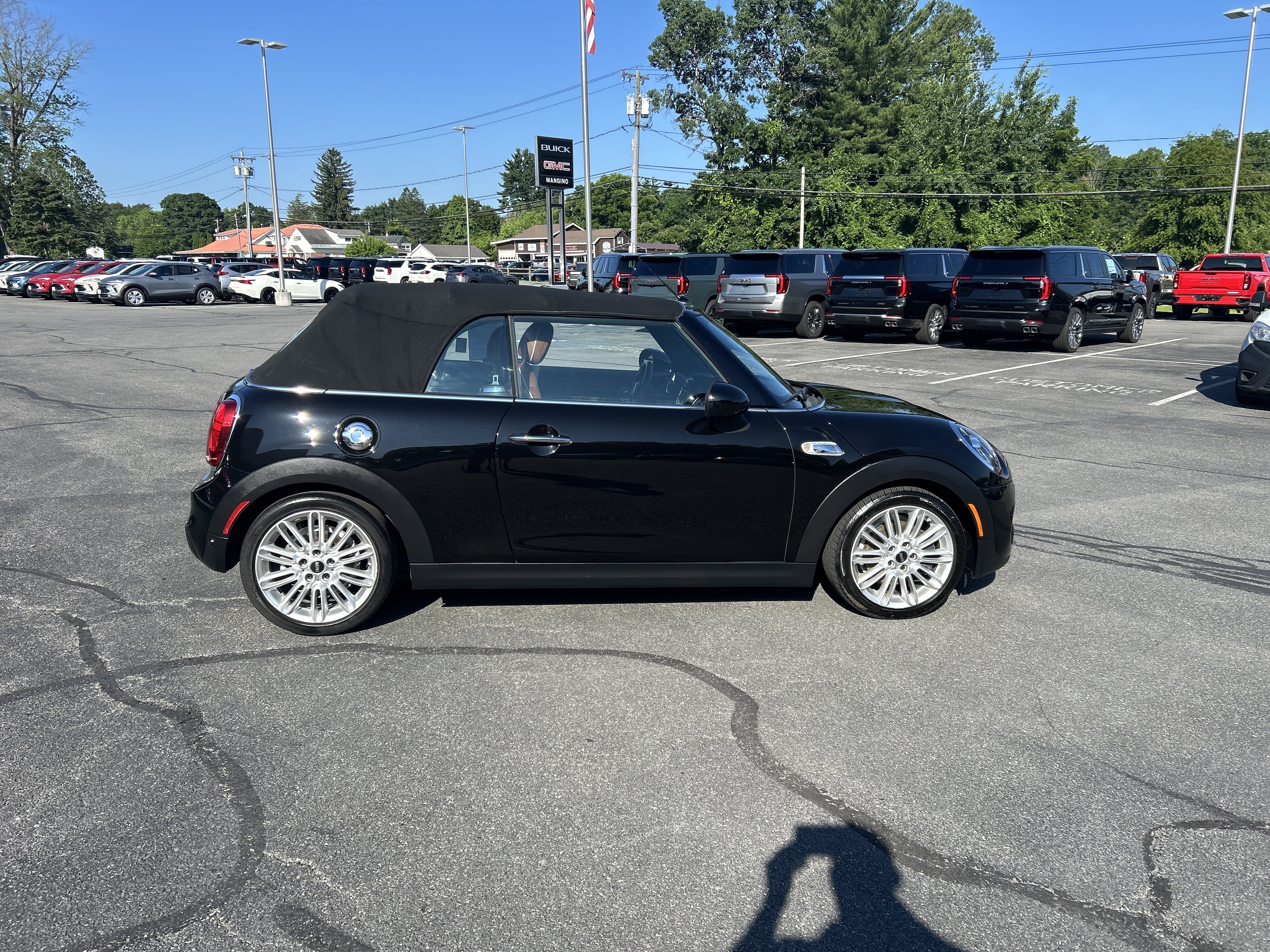 Used 2019 MINI Cooper S w/ Signature Upholstery Package FWD image 12