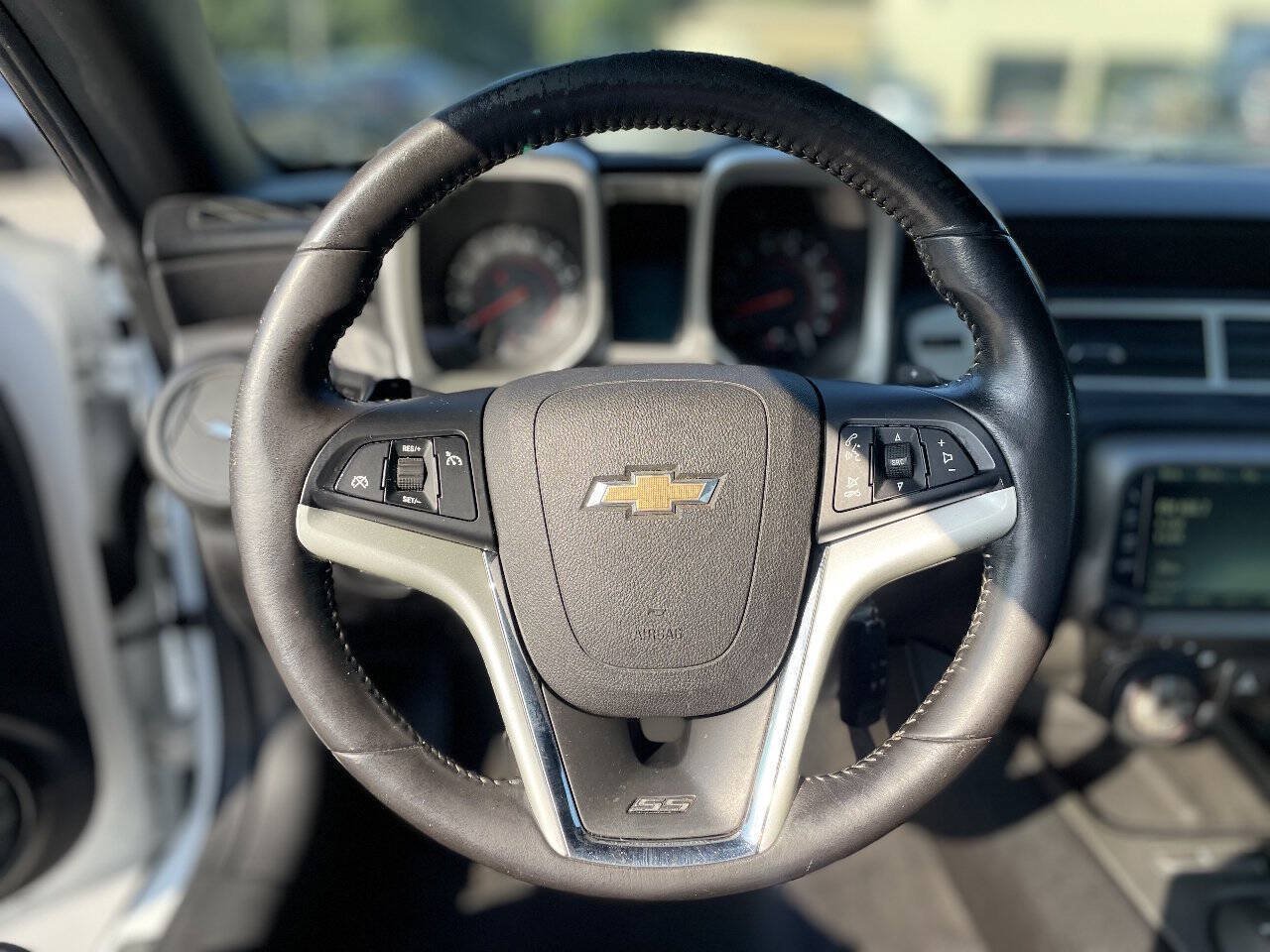Used 2015 Chevrolet Camaro SS w/ Rear Vision Package RWD image 13
