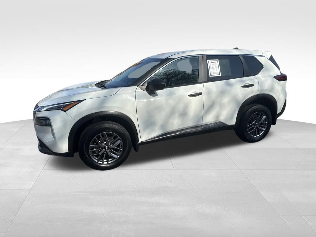 Used 2023 Nissan Rogue S image 4
