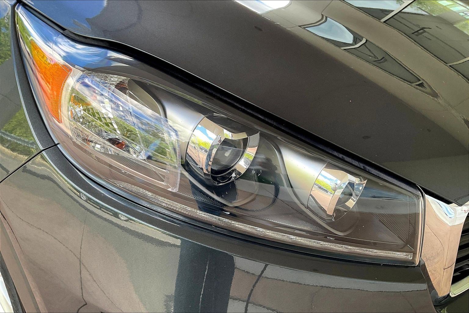 Used 2020 Kia Sorento LX FWD image 31