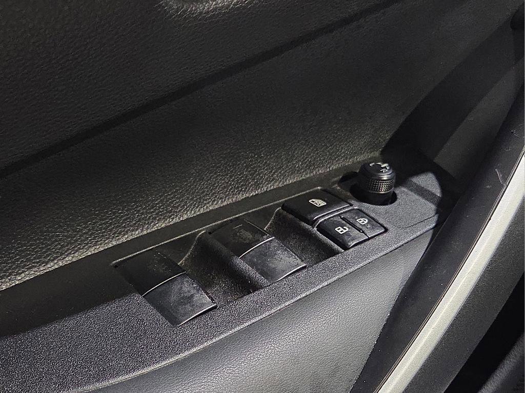 Certified 2025 Toyota Corolla SE image 18