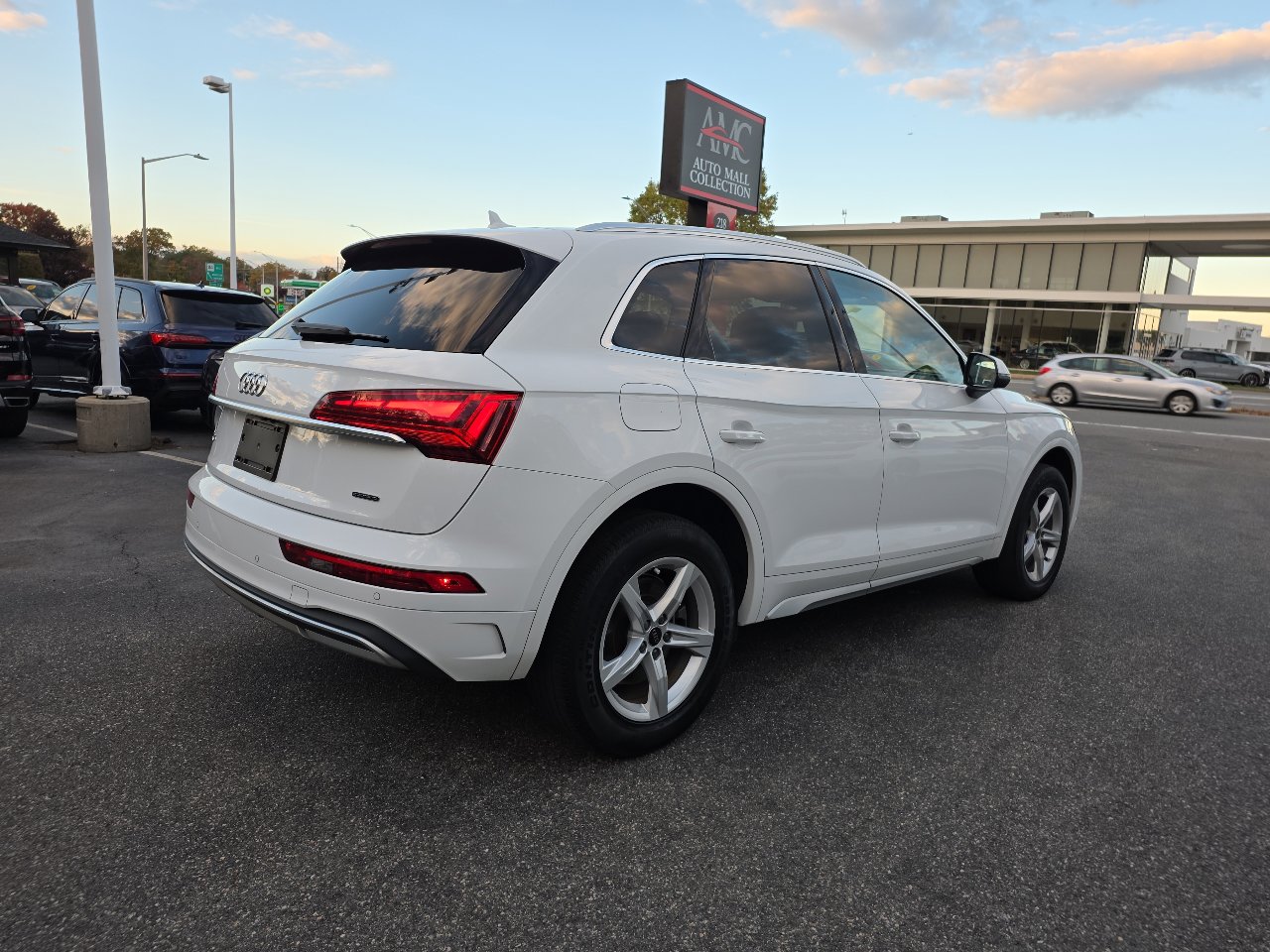 Used 2023 Audi Q5 2.0T Premium w/ Convenience Package image 90