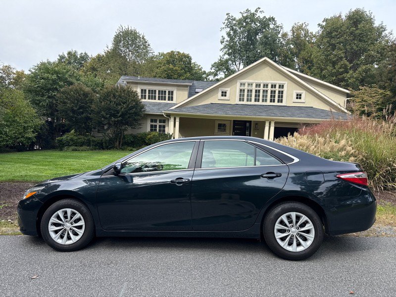 Used 2015 Toyota Camry LE FWD image 7