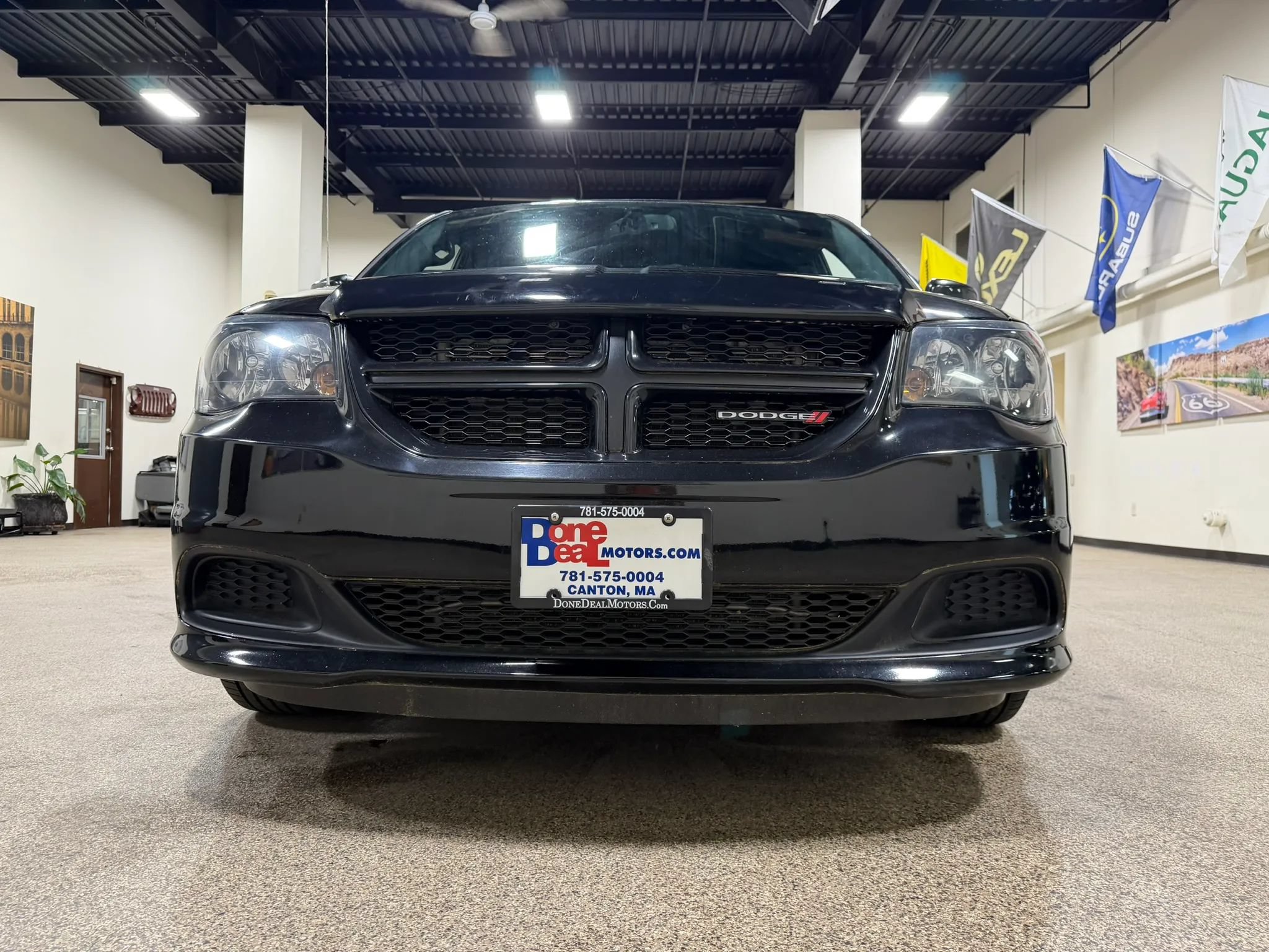 Used 2016 Dodge Grand Caravan SE FWD image 12