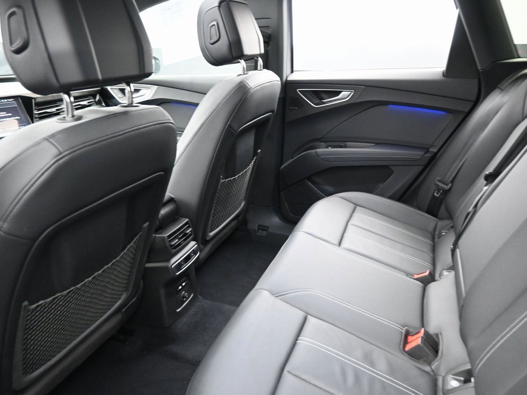 Used 2023 Audi Q4 e-tron Premium Plus w/ Premium Plus image 29