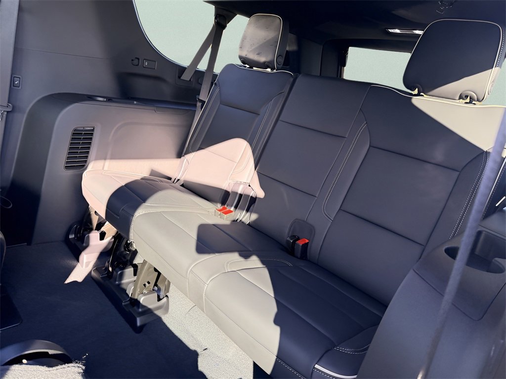 New 2026 Chevrolet Suburban Premier image 35