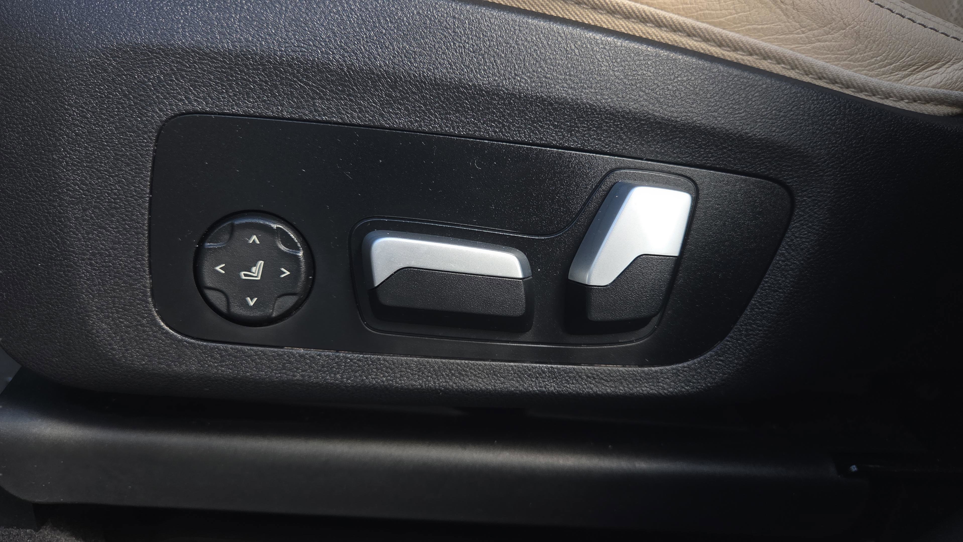 Certified 2023 BMW X3 xDrive30i w/ Convenience Package w/ZPA image 10