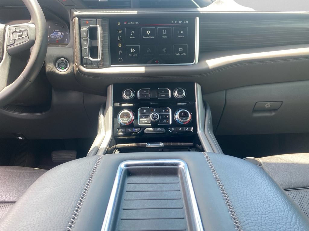 Used 2024 GMC Yukon XL Denali AWD/4WD image 18
