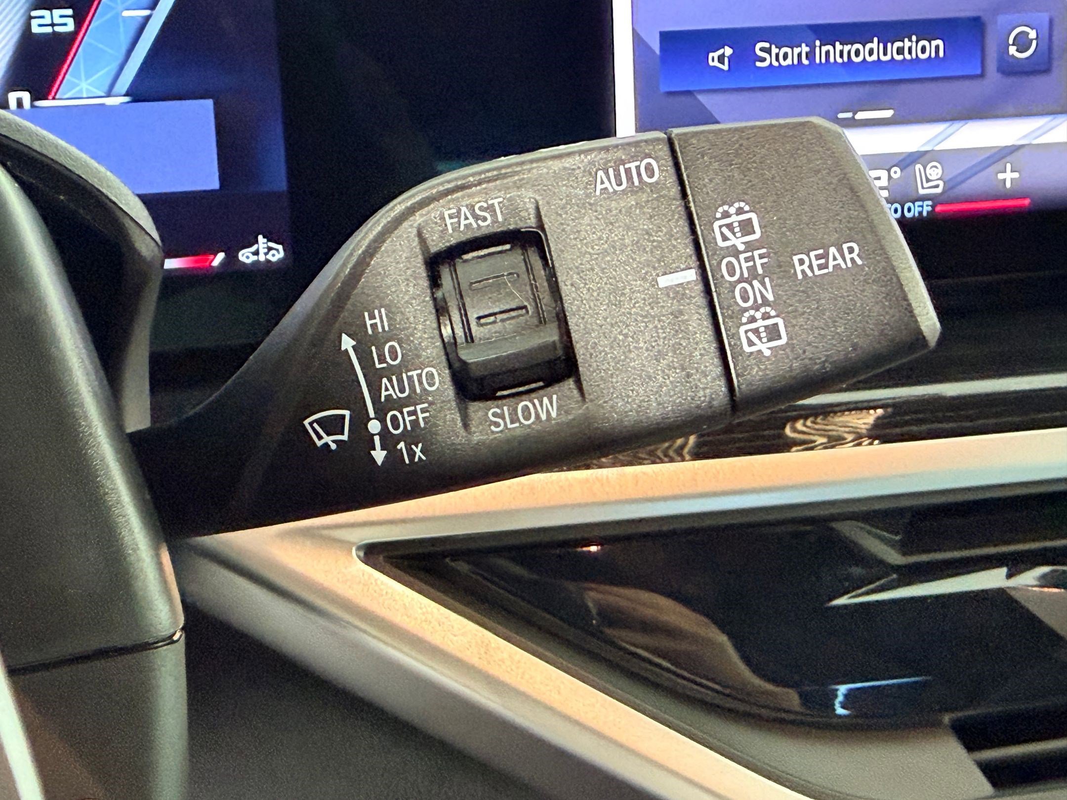 Certified 2025 BMW X7 M60i AWD/4WD image 26