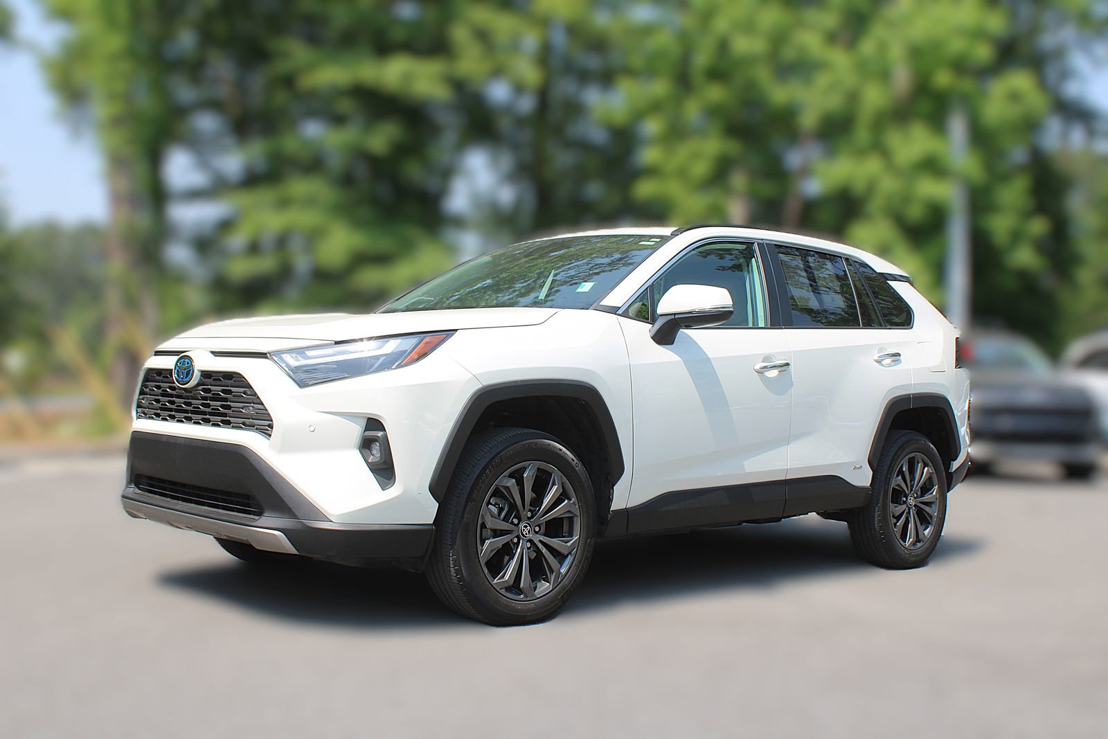 Used 2022 Toyota RAV4 Limited AWD/4WD image 3
