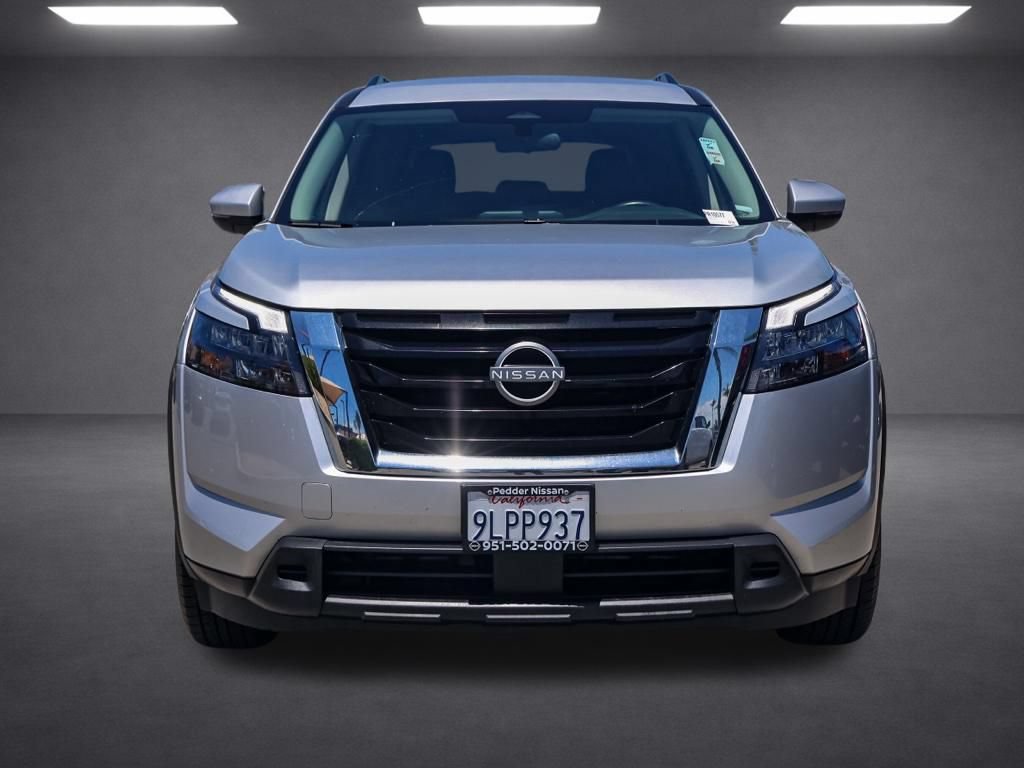 Used 2024 Nissan Pathfinder SV FWD image 9