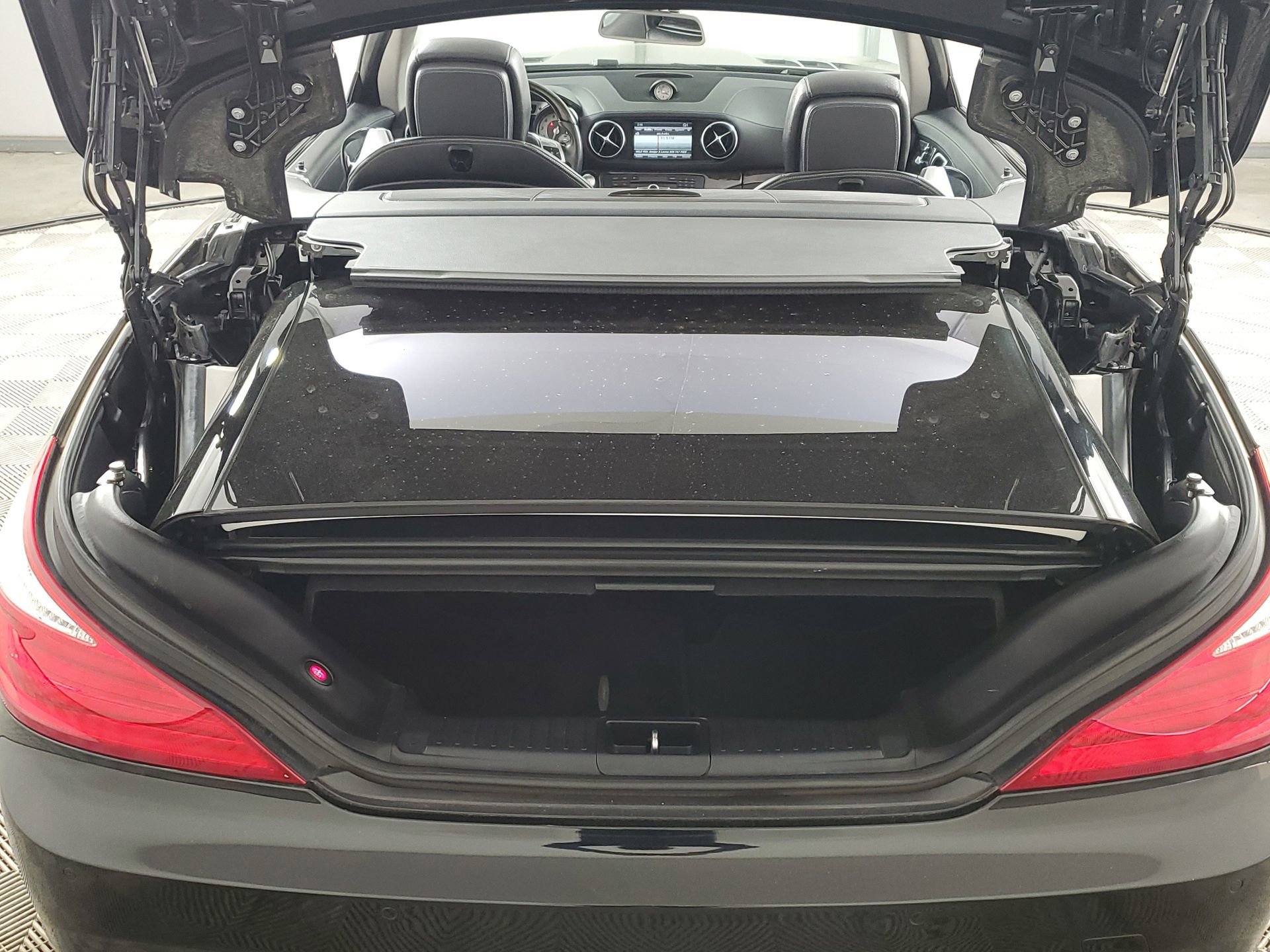 Used 2014 Mercedes-Benz SL 550 image 21