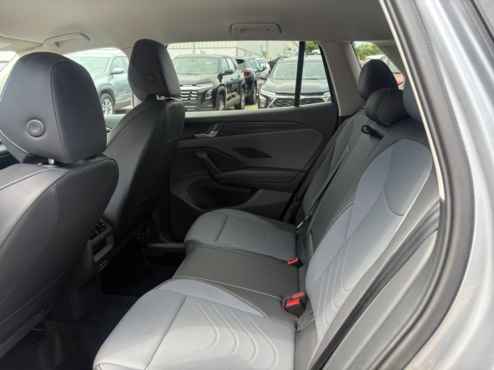 Used 2026 Volkswagen Tiguan SE AWD/4WD image 20