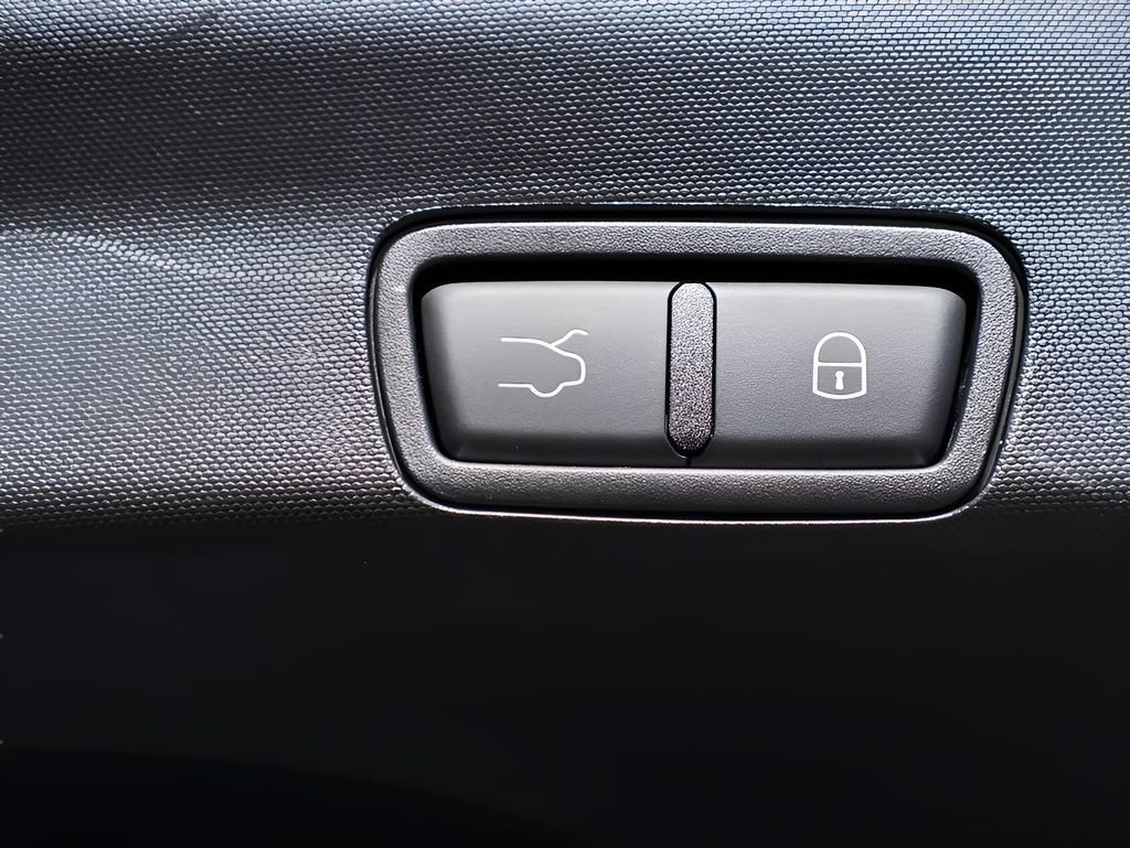 New 2025 Alfa Romeo Stelvio Sprint image 18