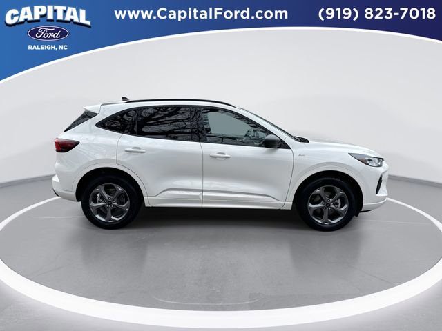 Certified 2024 Ford Escape ST-Line w/ Tech Pack #1 AWD/4WD image 9