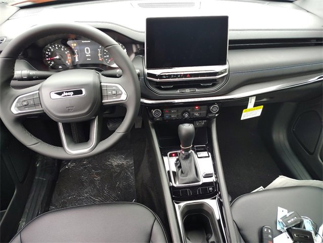 New 2026 Jeep Compass Latitude image 14