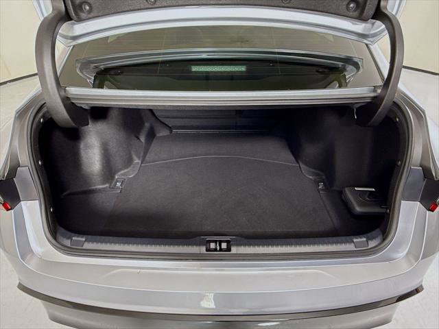 Certified 2025 Lexus IS 300 F Sport image 28