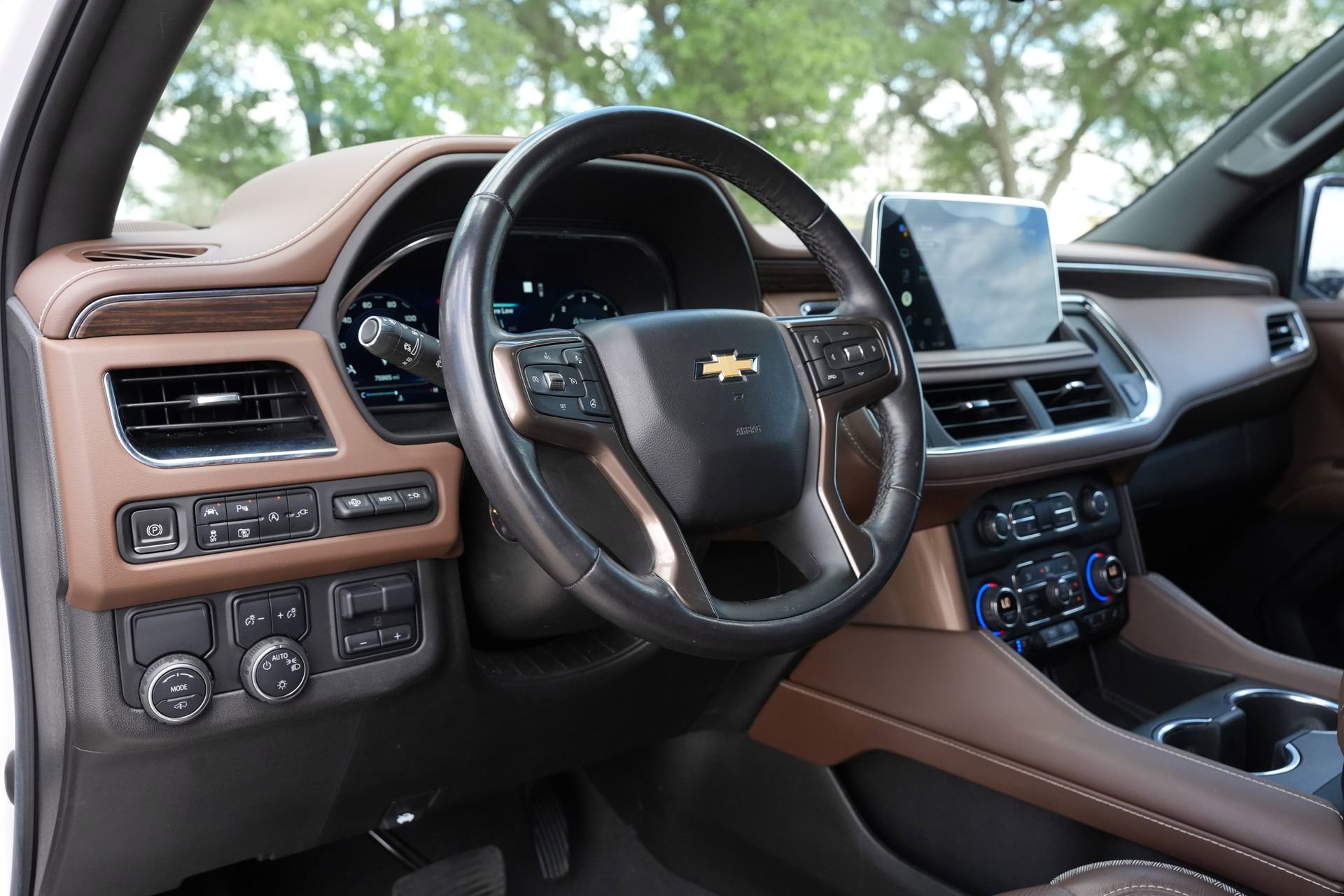 Used 2022 Chevrolet Tahoe High Country RWD image 17
