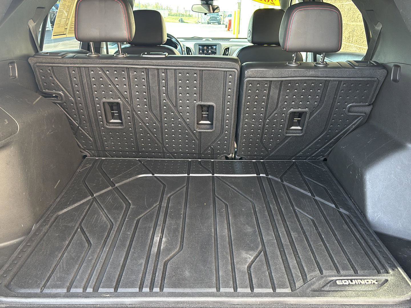 Used 2022 Chevrolet Equinox RS w/ LPO, Floor Liner Package FWD image 32