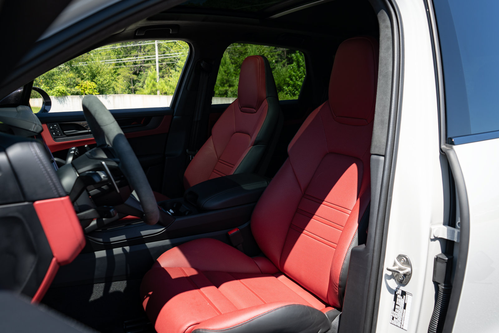Used 2023 Porsche Cayenne GTS AWD/4WD image 33