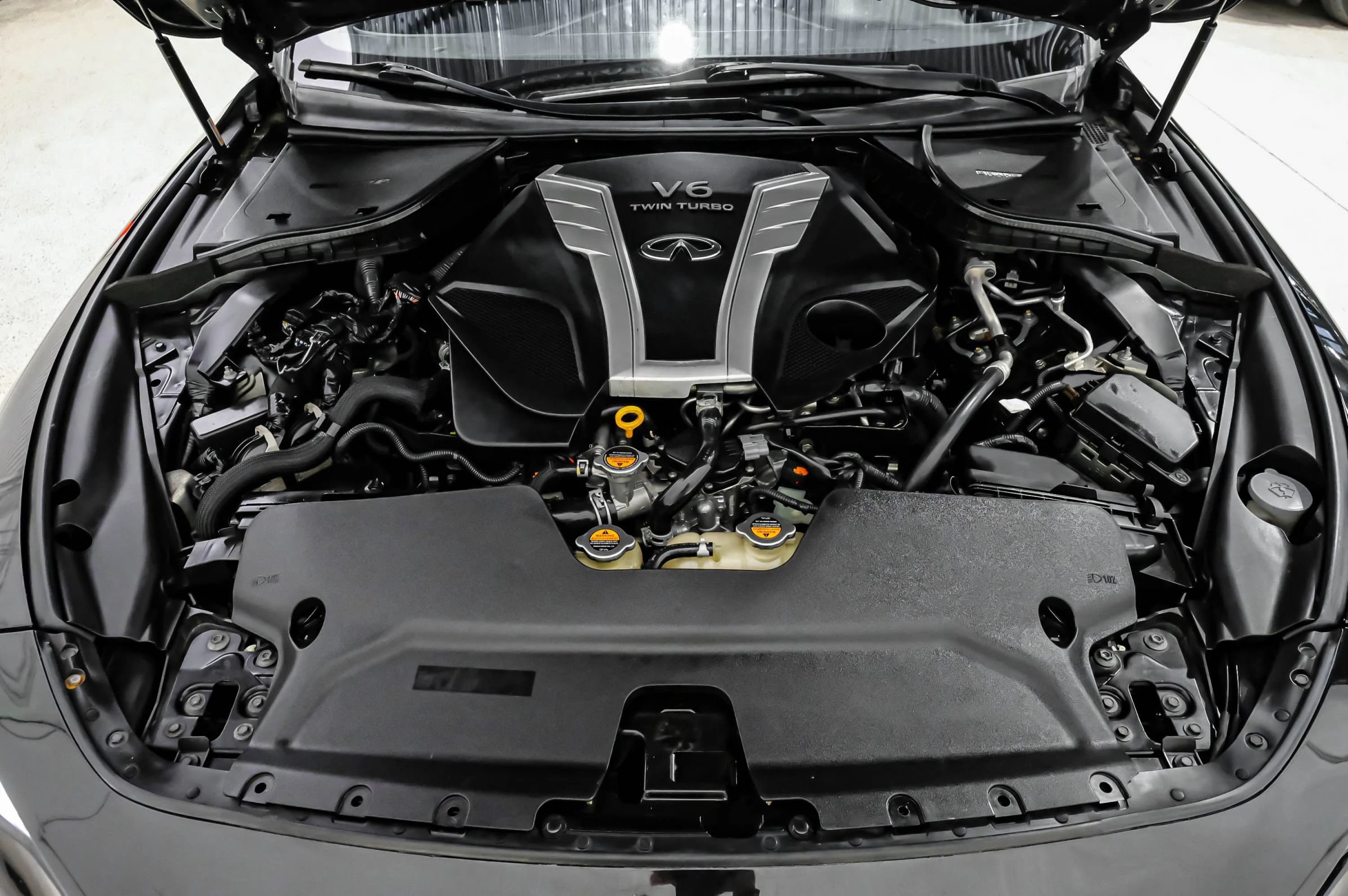 Used 2017 INFINITI Q60 Red Sport 400 RWD image 53