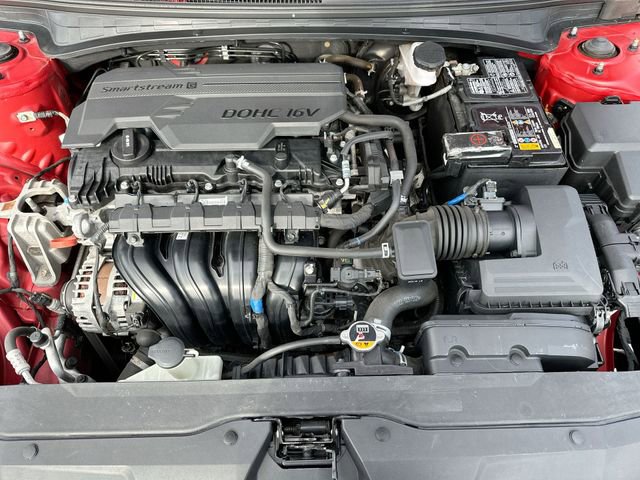 Used 2021 Hyundai Elantra SE image 19