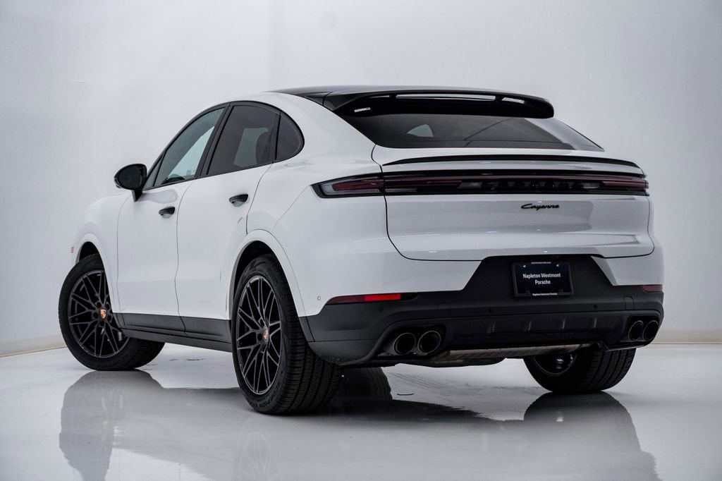 Certified 2025 Porsche Cayenne Coupe AWD/4WD image 3