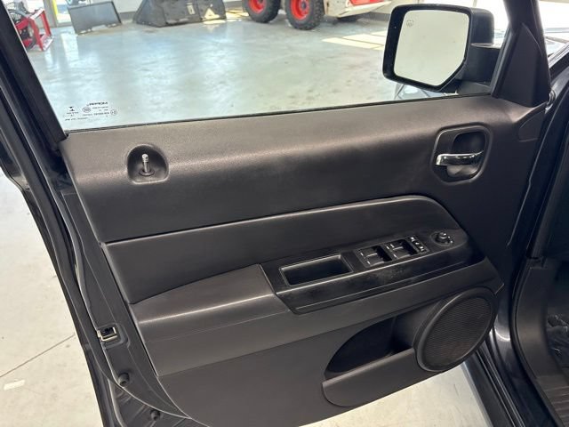 Used 2014 Jeep Patriot Sport w/ Power Value Group AWD/4WD image 14