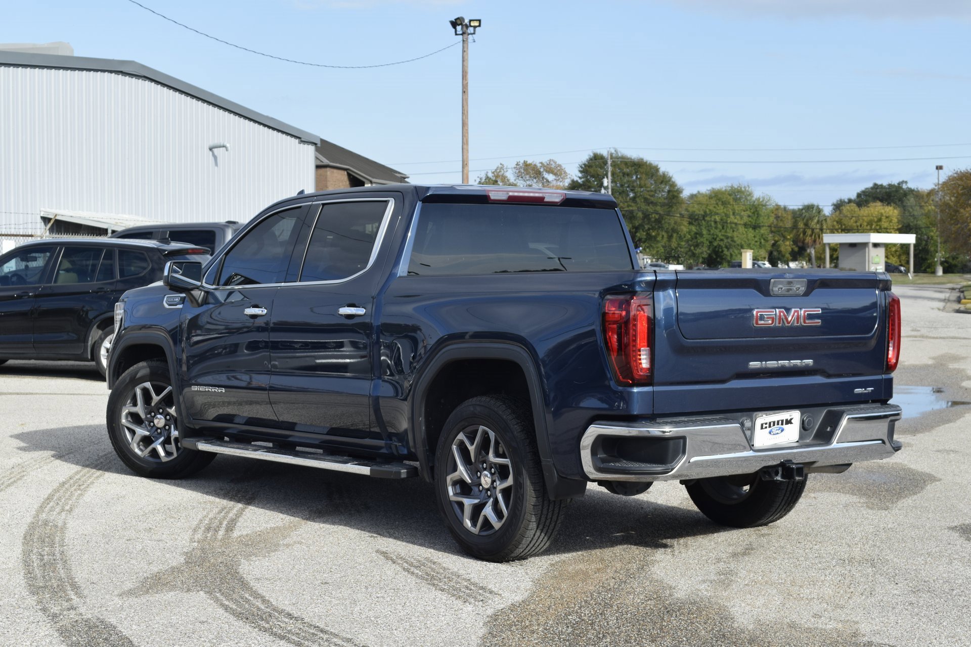 Used 2022 GMC Sierra 1500 SLT w/ SLT Convenience Package image 8