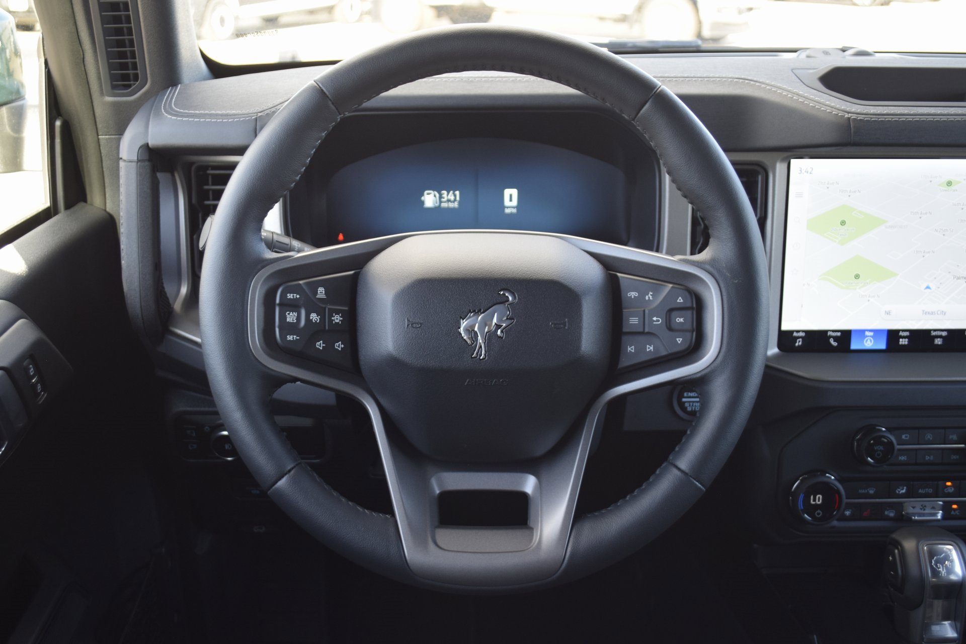 New 2025 Ford Bronco Outer Banks image 8