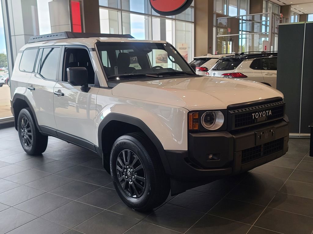 Used 2025 Toyota Land Cruiser image 2