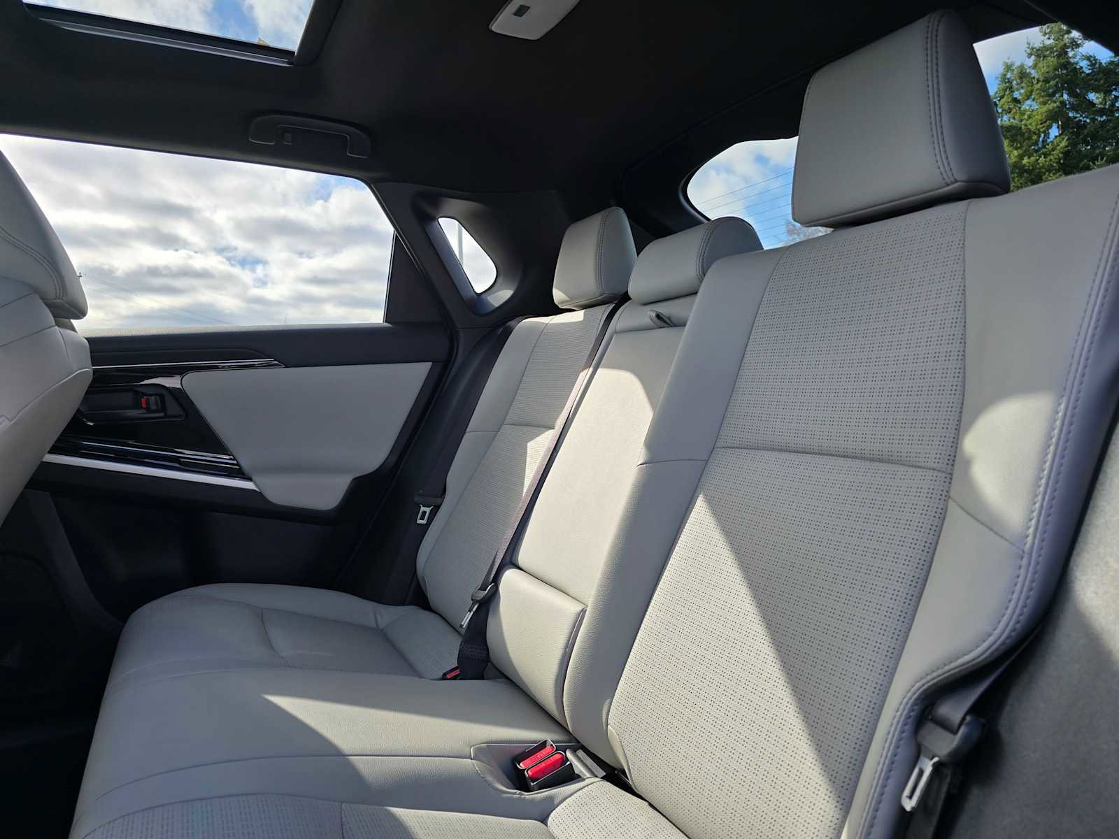 Certified 2025 Toyota bZ4X AWD image 17