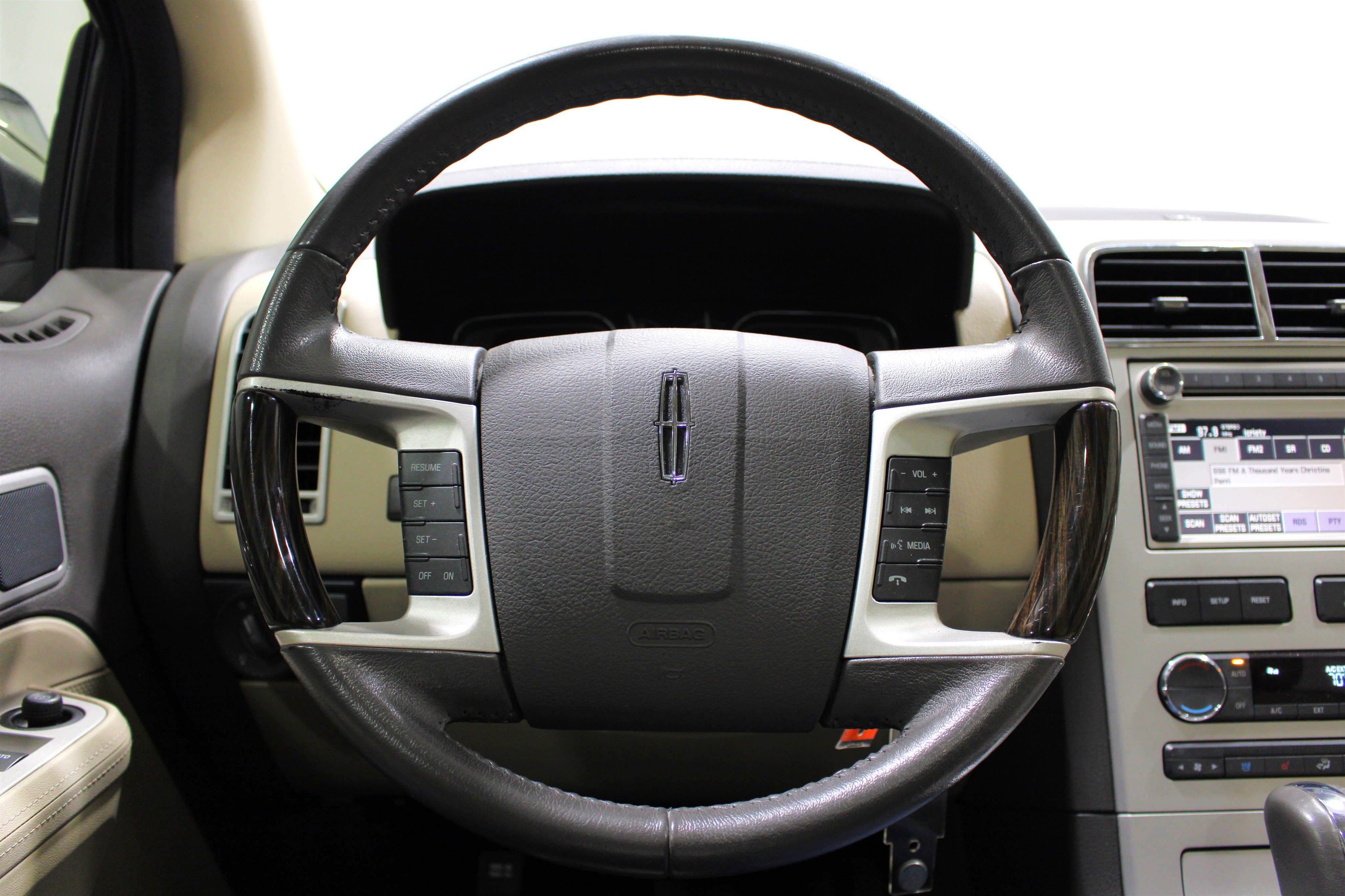 Used 2008 Lincoln MKX AWD image 11