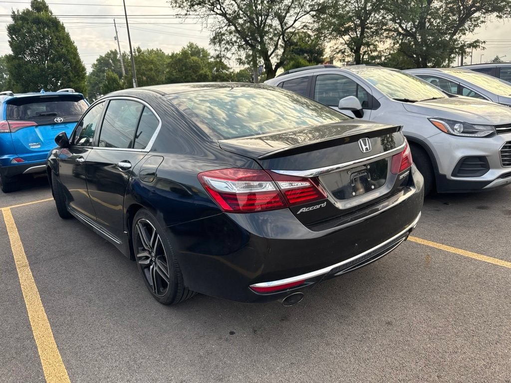 Used 2017 Honda Accord Sport image 4