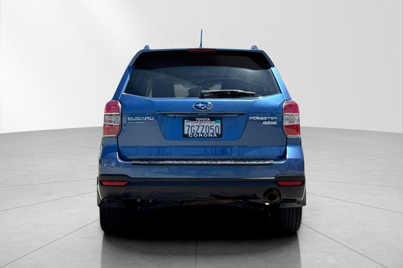 Used 2015 Subaru Forester 2.5i Touring AWD/4WD image 4