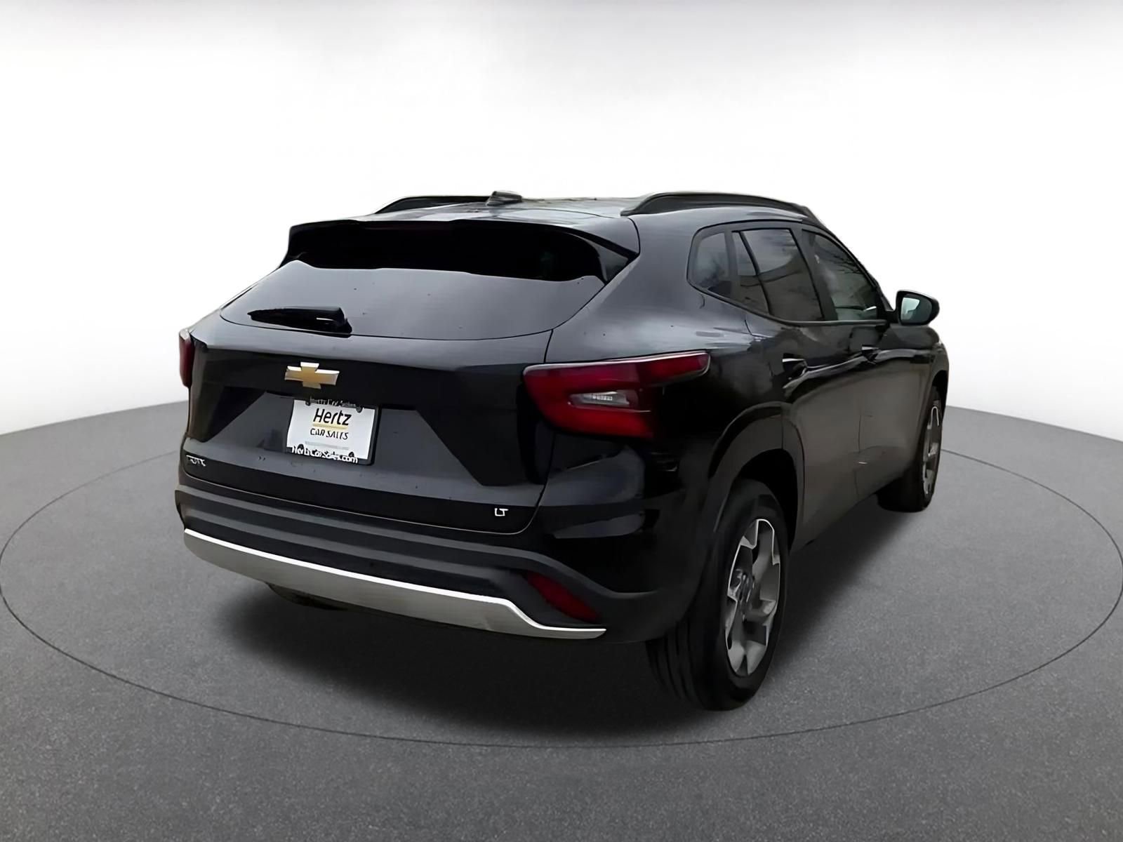 Used 2025 Chevrolet Trax LT w/ LT Convenience Package image 14