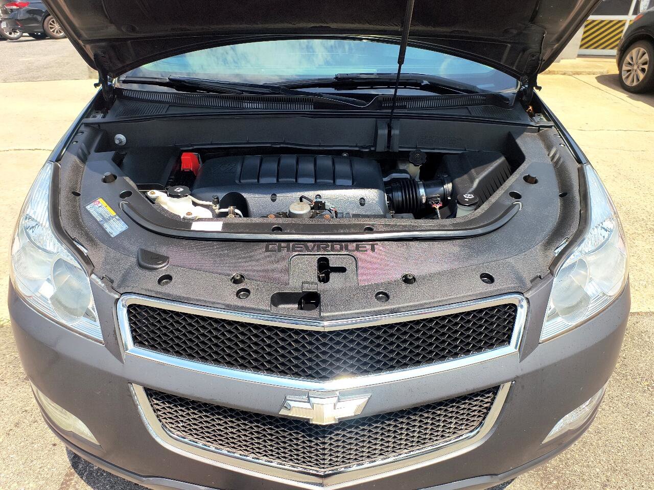 Used 2010 Chevrolet Traverse LT image 38