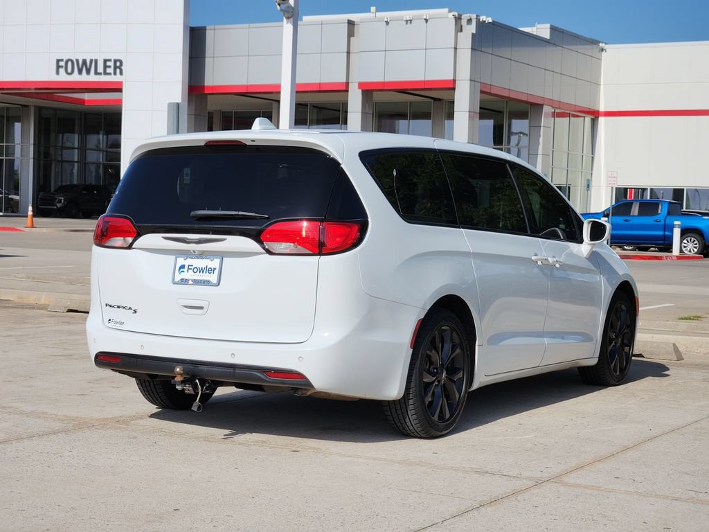 Used 2020 Chrysler Pacifica Touring w/ S Appearance Package FWD image 7