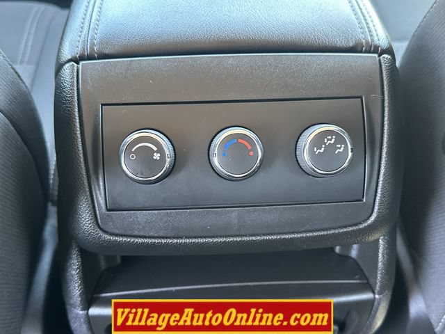 Used 2016 GMC Acadia SLE FWD image 29