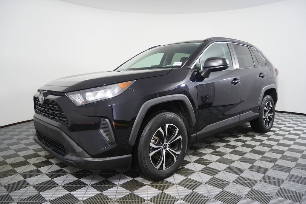 Used 2019 Toyota RAV4 LE FWD image 7