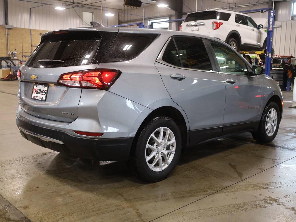 Used 2023 Chevrolet Equinox LT w/ Driver Convenience Package image 8