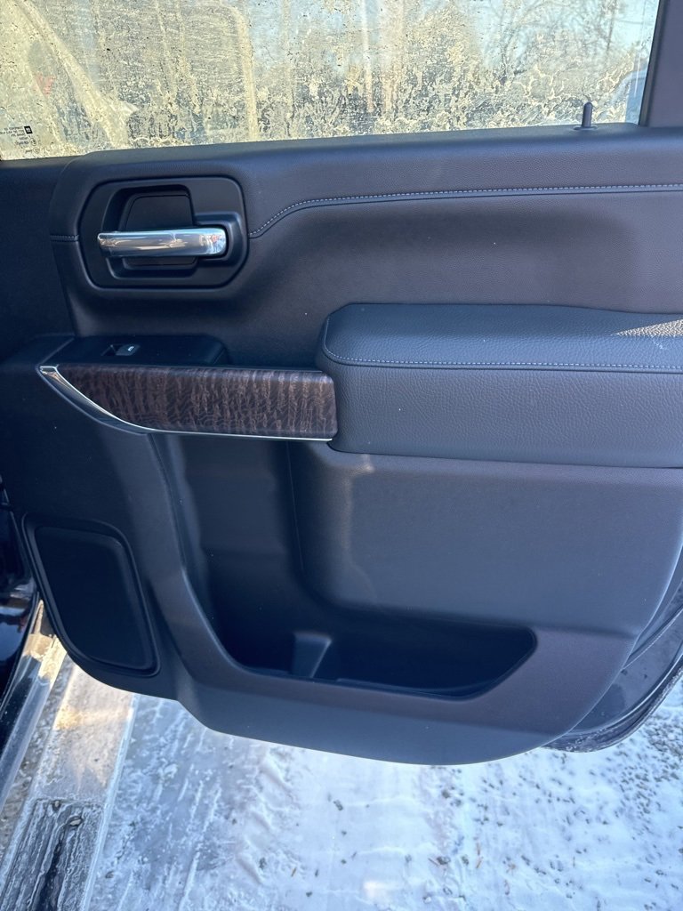 Used 2023 GMC Sierra 2500 Denali w/ Denali Ultimate Package image 17