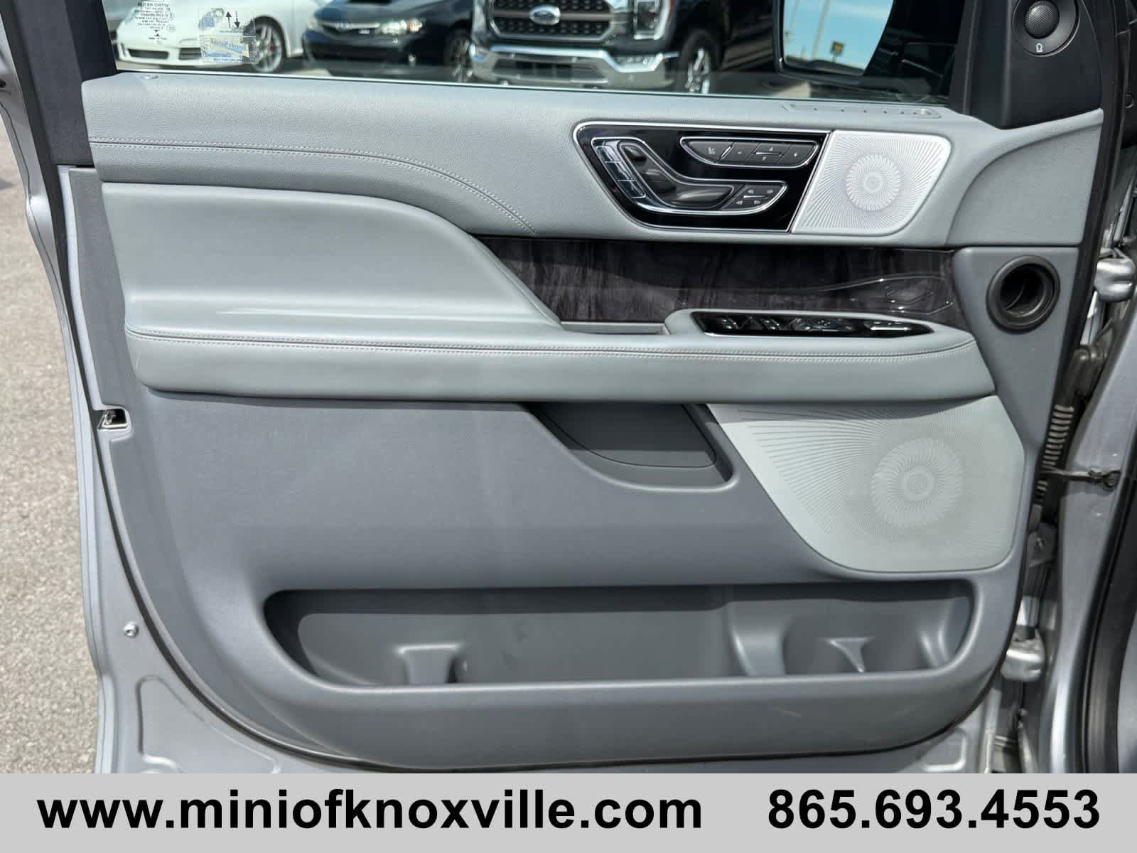 Used 2021 Lincoln Navigator Reserve w/ Luxury Package AWD/4WD image 13