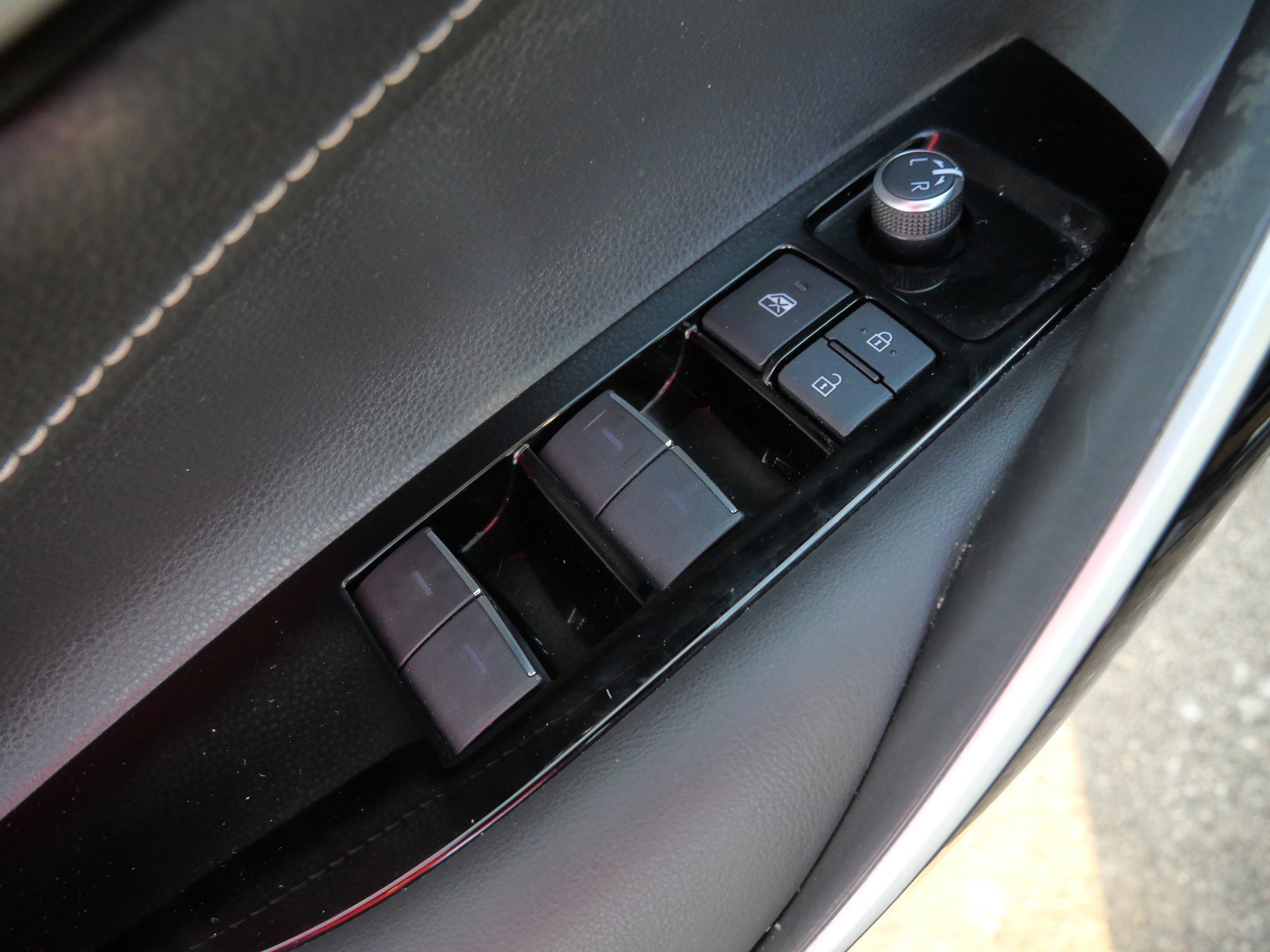 Used 2019 Toyota Corolla XSE image 20