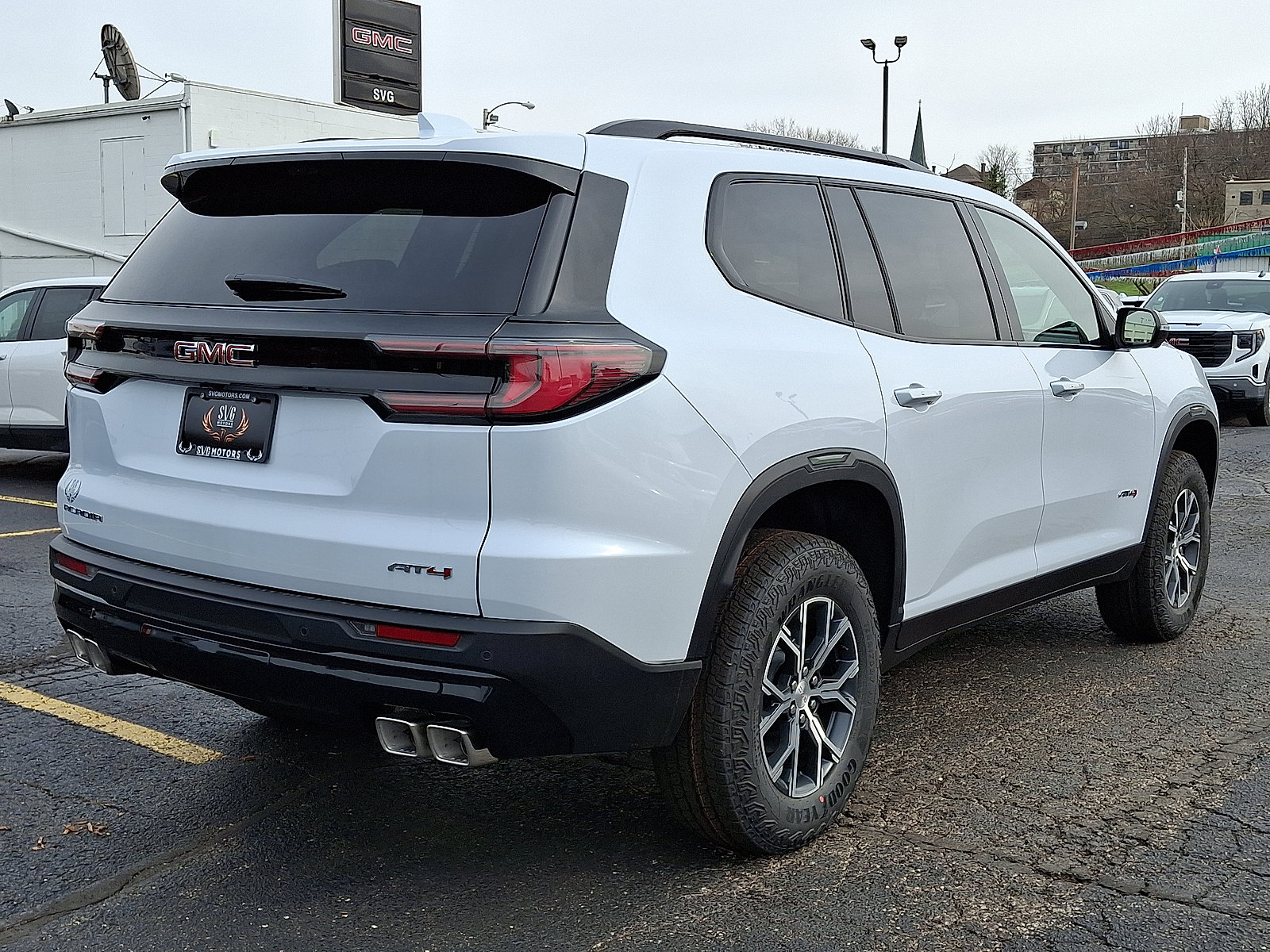 New 2026 GMC Acadia AT4 w/ LPO, Floor Liner Package AWD/4WD image 4