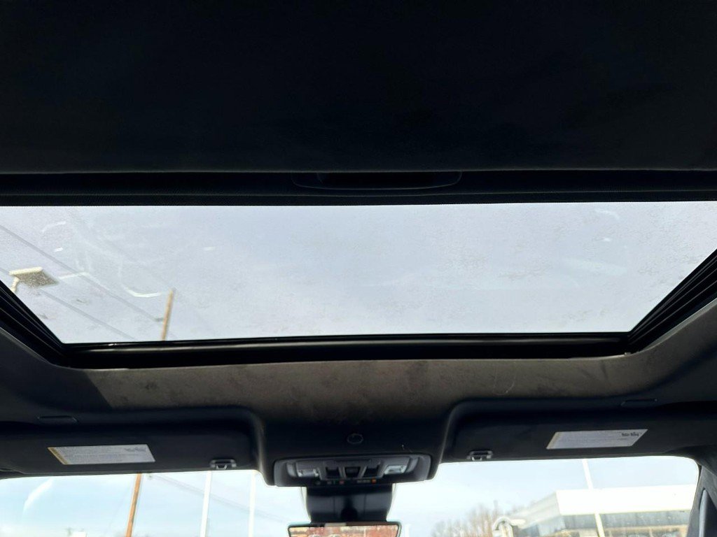 New 2026 GMC Sierra 2500 Denali Ultimate w/ LPO, Black Badging Package image 7