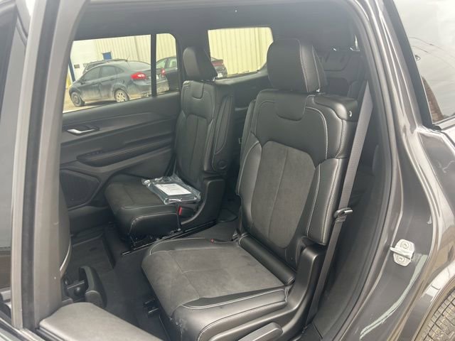 New 2025 Jeep Grand Cherokee L Altitude image 50