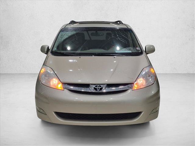 Used 2008 Toyota Sienna XLE Limited FWD image 2