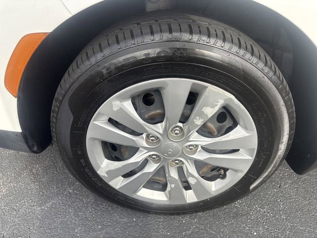 Used 2022 Kia Soul LX image 24